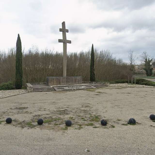 Stèle du Pont Troué à Massanes