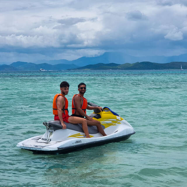 Jet ski trip on the lagoon - Nouméa Islands Tours