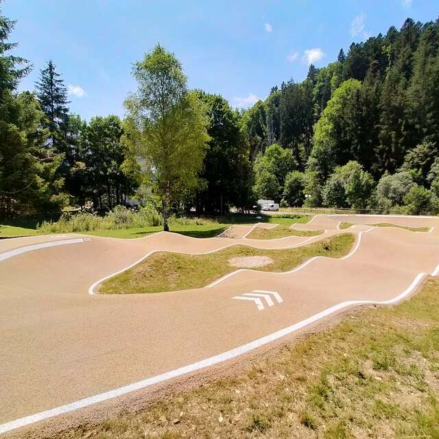 Pump track des Baujus riders