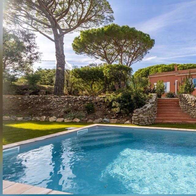 M. Mme WACHEUX- Villa des Pins