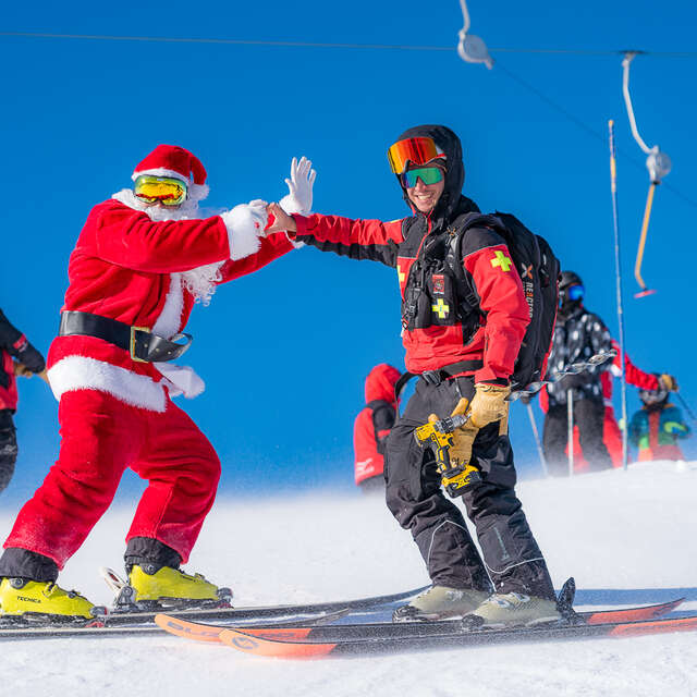 Rencontre avec le Père-Noël sur les pistes