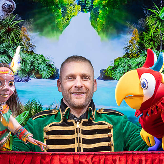 Guignol Rhône Alpes et Rio le majestueux perroquet