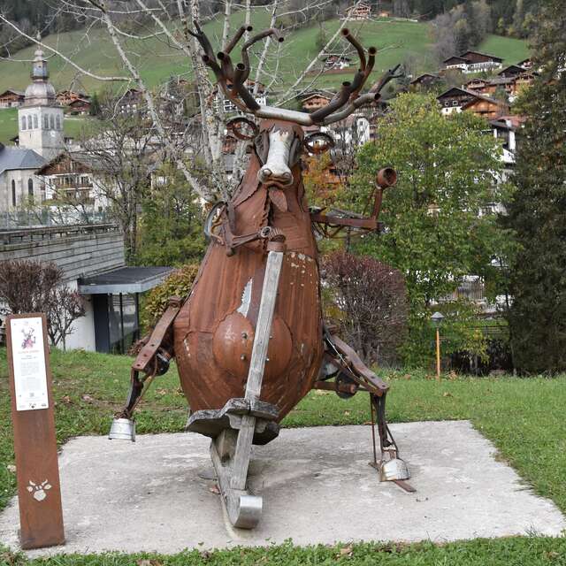 Cow Art : sculpture "The Caribou Cow"