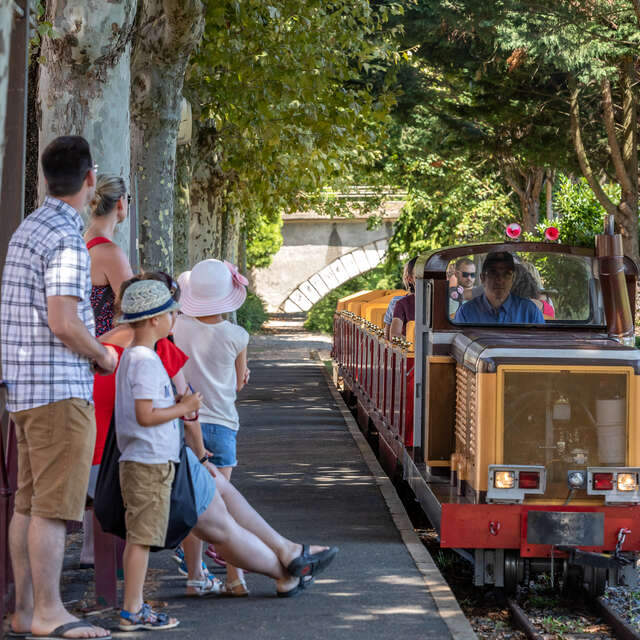 Anse Tourist Railway