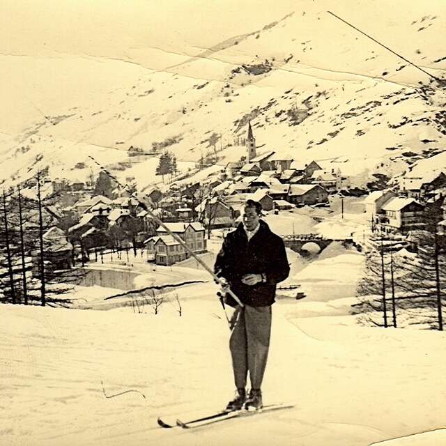 A short history of skiing in Aiguilles, the guided tour