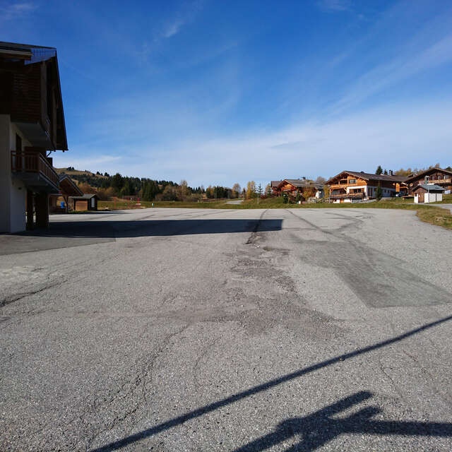 Les Carrets car park