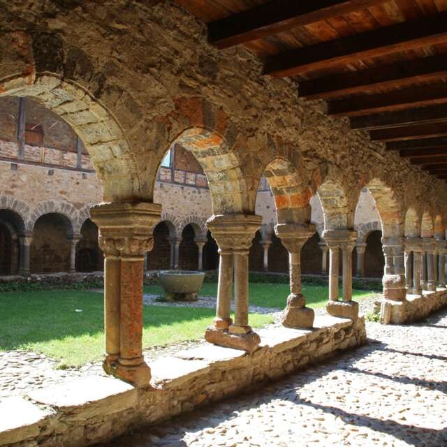 Visite de l'Abbaye de Lavaudieu, Cloître, Réfectoire et Jardins