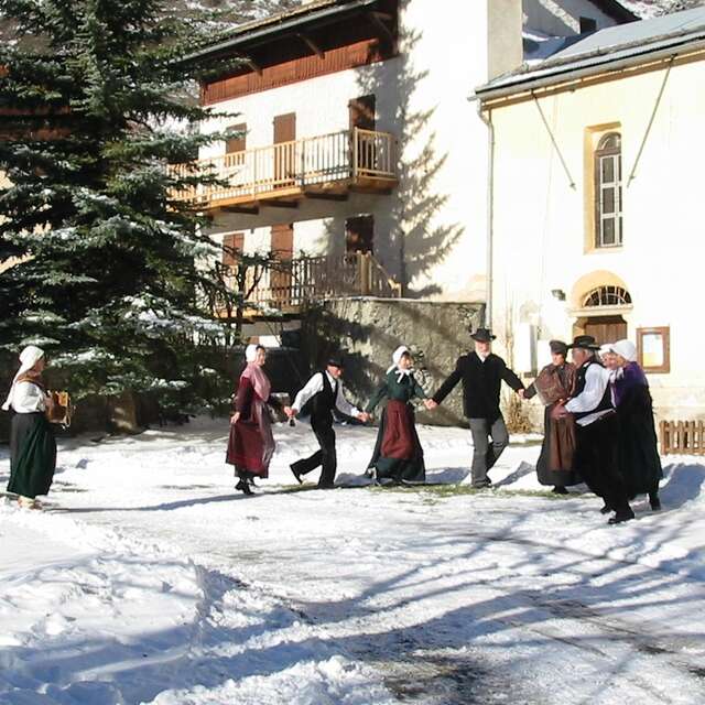 Les Gounellouns pour la fête des pères à Fort-Queyras