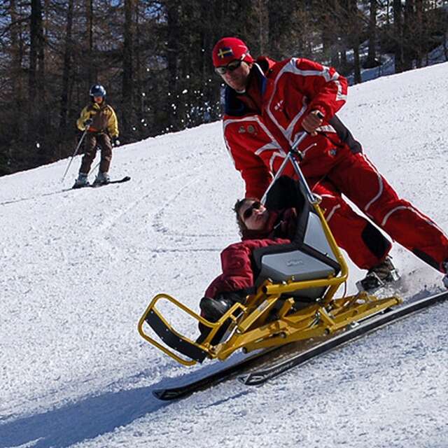 Montagne pour tous - sortie en fauteuil ski