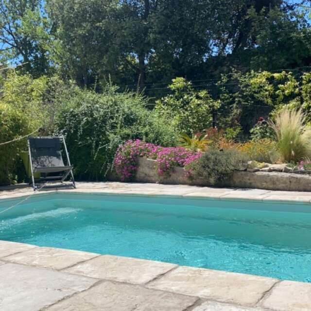 Les gîtes de la Fontaine de Jonquier "l'instant provençal"