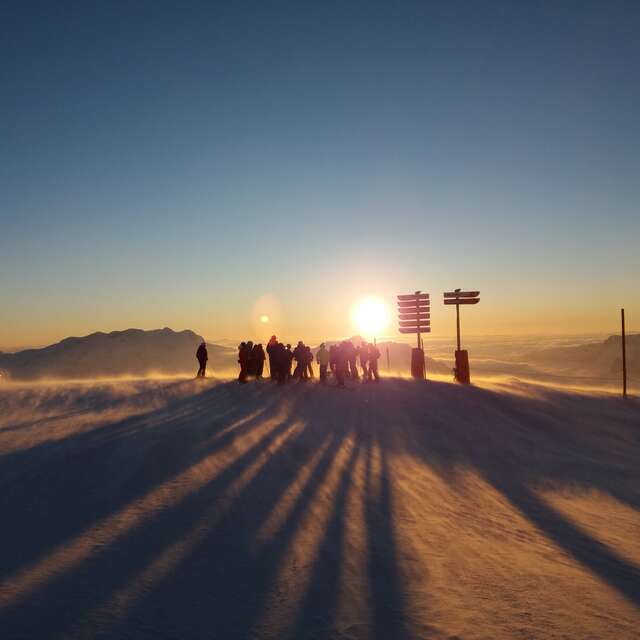 Dôme des Rousses: Skiing at sunset