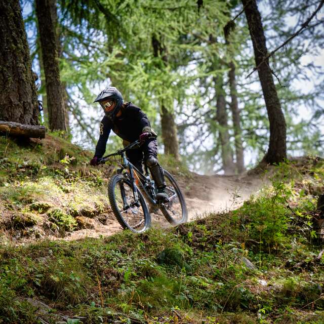 Itinéraire bike park piste rouge "Le Varensc"