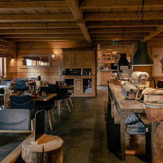 Le " J " Steakhouse des Crosets