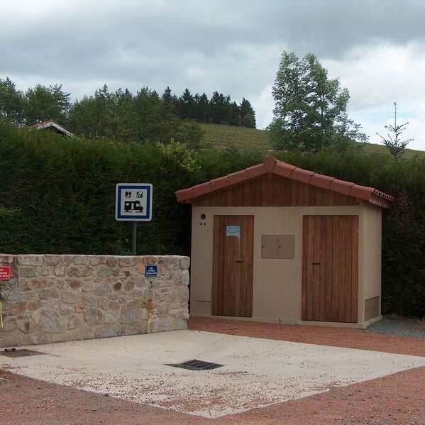 Aire de service et de stationnement camping-cars
