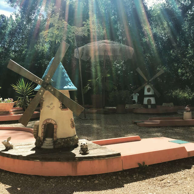 Le Mini Golf du Théos