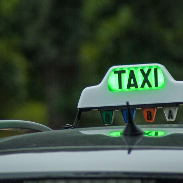 Albon taxi