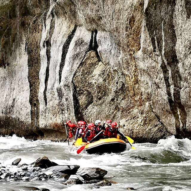 Rafting down the Giffre