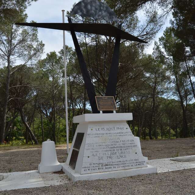 Mémorial de la division aéroportée "Rugby Force"