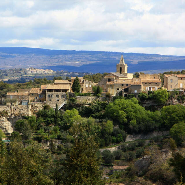 Le village de Venasque