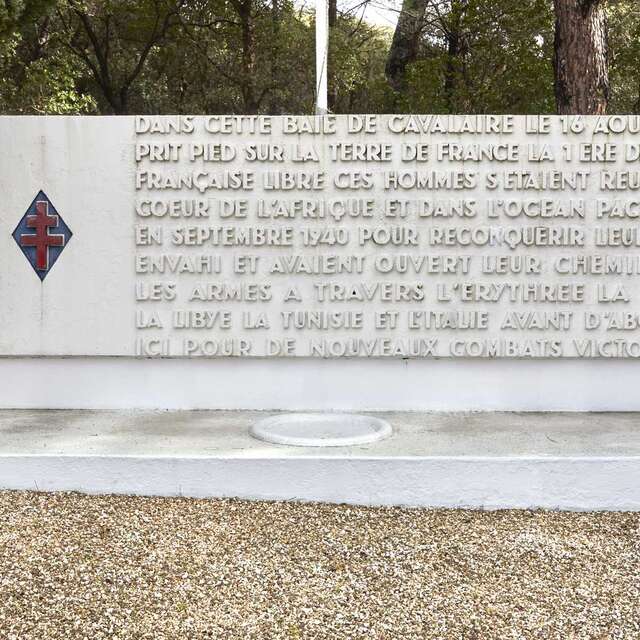 Stèle de la 1ère DFL - Square du Souvenir