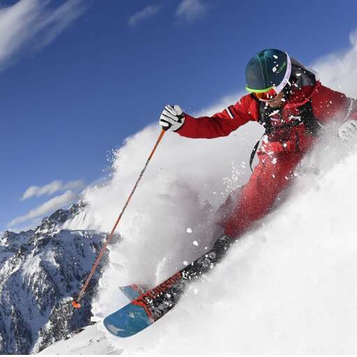Off-piste skiing: Pack Ride