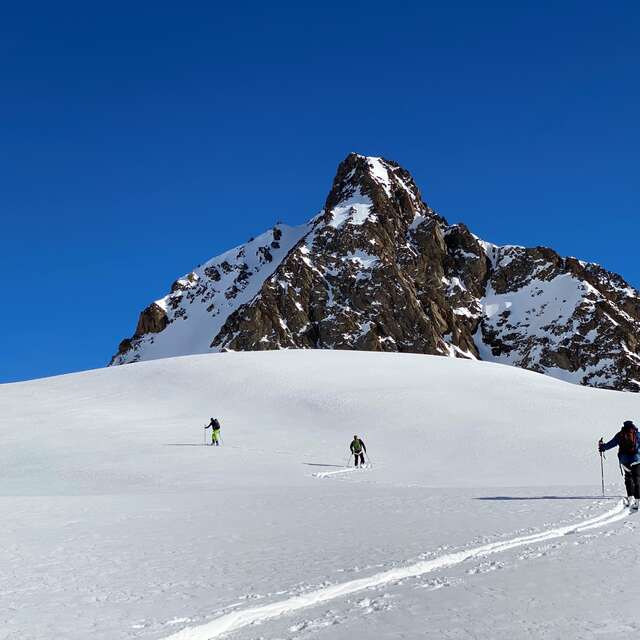 Crossing the Grandes Rousses in ski touring
