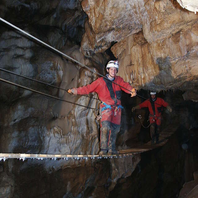 Balade dans le monde souterrain en technique via ferrata