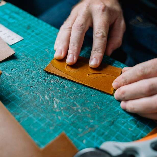 Atelier Petite maroquinerie couture sellier