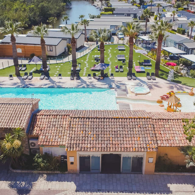 Holiday Marina Resort