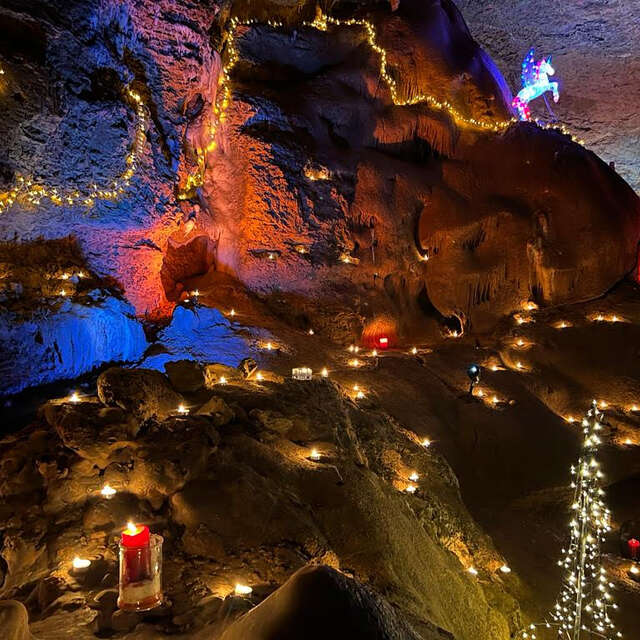 Grotte de Trabuc - La Magie des Lumières de Noël sous terre