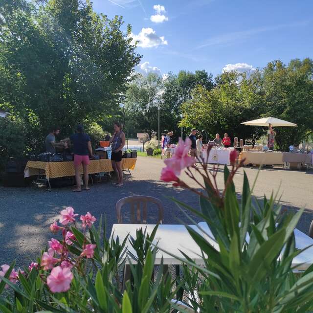 Marché de producteurs locaux au Mépillat