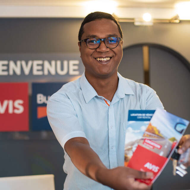 Avis - Location de voiture, Ducos