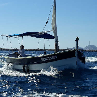 Circuit patrimoine historique 2h à bord d'une barquette marseillaise