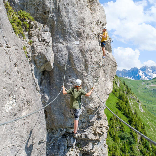 Climbing and Via Ferrata activity with Évolution 2