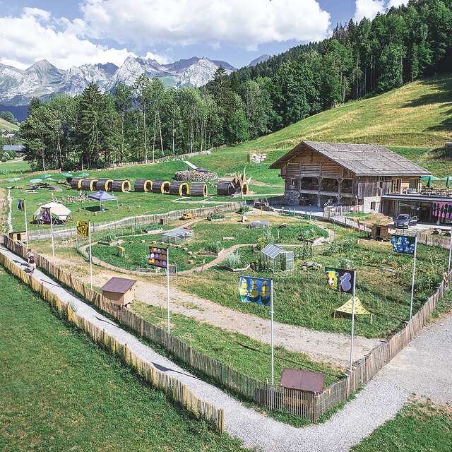 La Source, ein Spielpark und eine Erkundung der Alpe