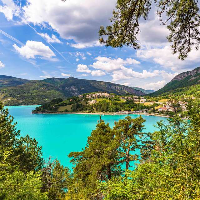 The lake of Castillon du Verdon