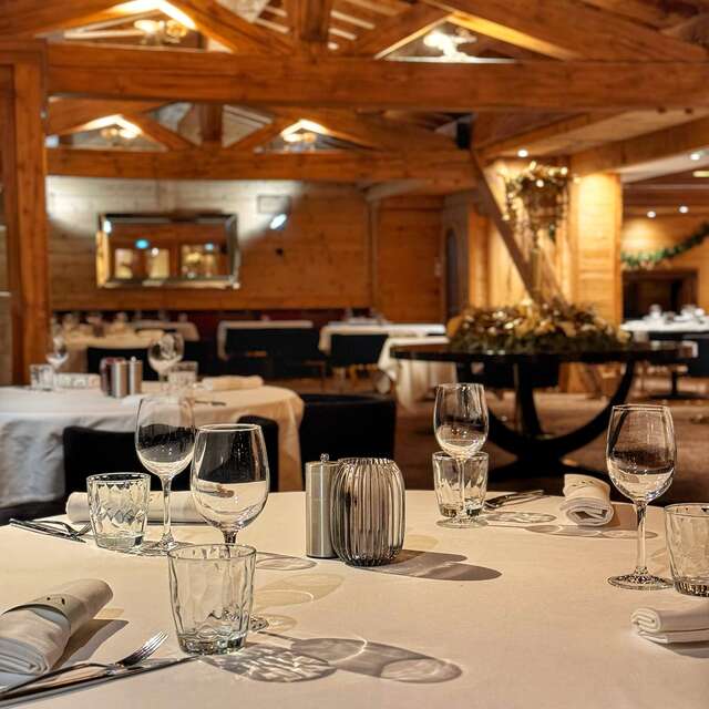 La Brasserie M / Le M Bar