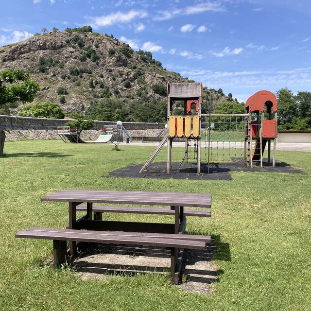Aire de jeux stade de la rivière d'Ay
