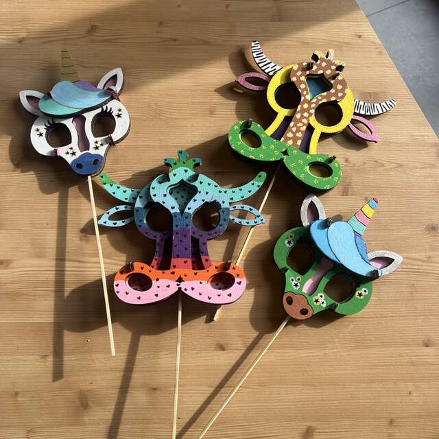 Atelier créatif : " Masques Licorne ou Vache en carton"