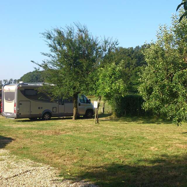 Accueil camping-car - Auberge du Grand Ronjon
