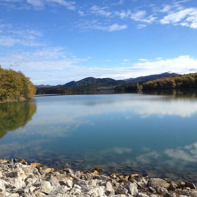 Tour of Lake Montbel