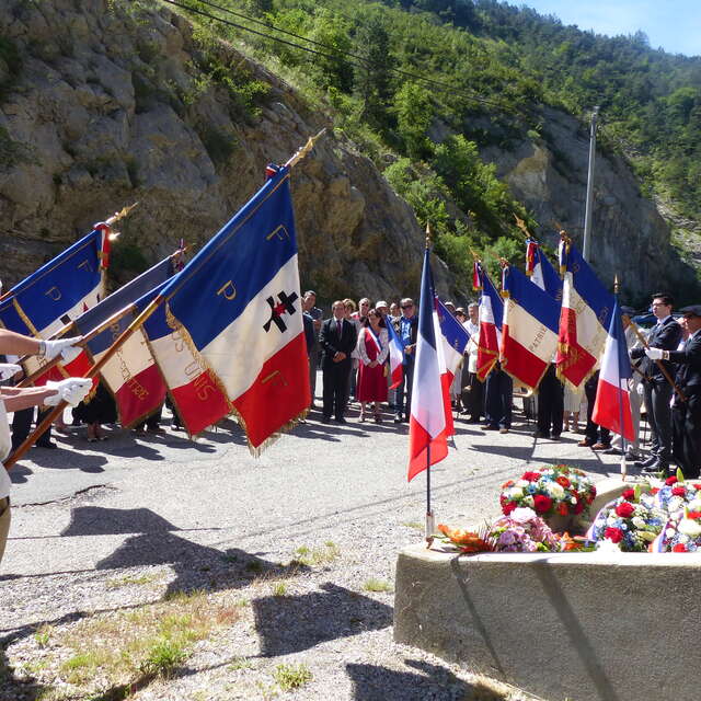 Monument aux morts du Maquis Morvan aux Gorges de Montclus