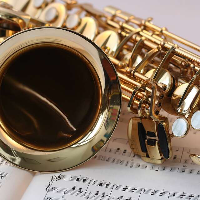 Live saxo