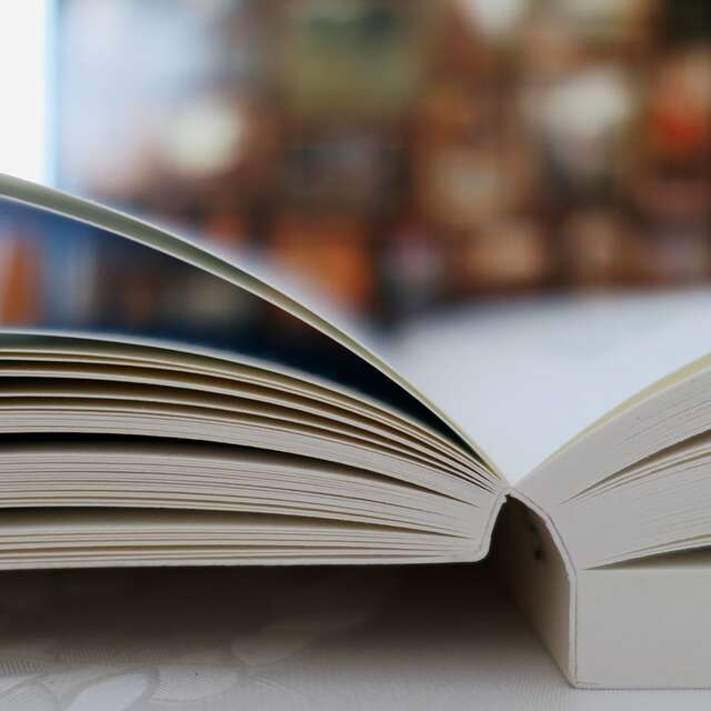 Femmes de printemps : livres, poésies et contes