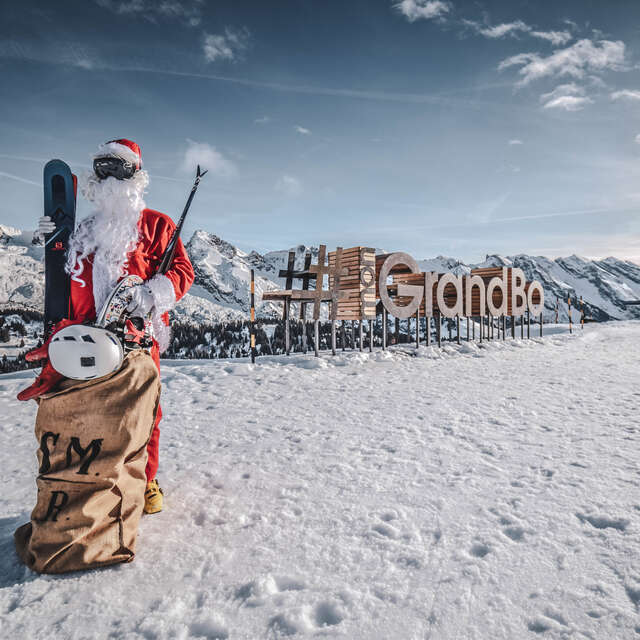 Le Père Noël sur les pistes !