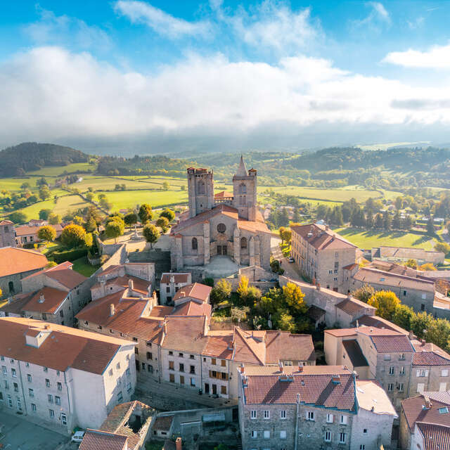 Saint-Bonnet-le-Château, village de caractère