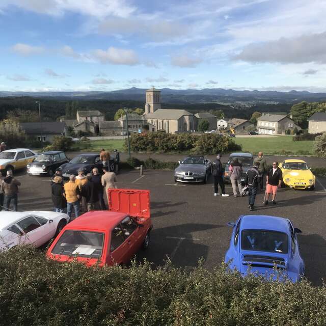 Rassemblement de voitures anciennes