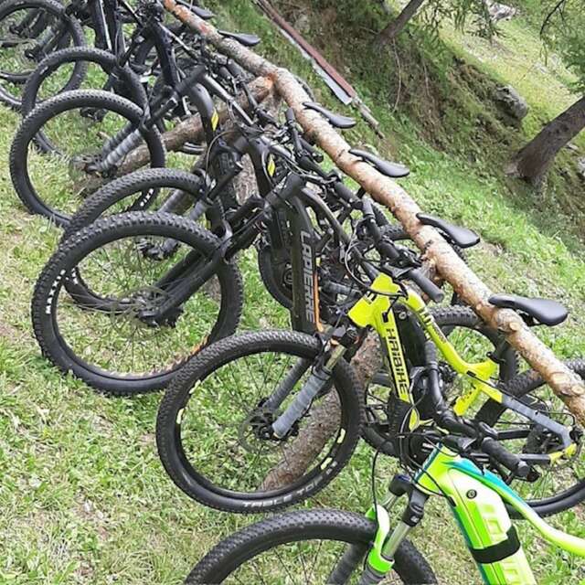 Verleih von Mountainbikes mit elektrischer Unterstützung "Merveilles e-bikes ".