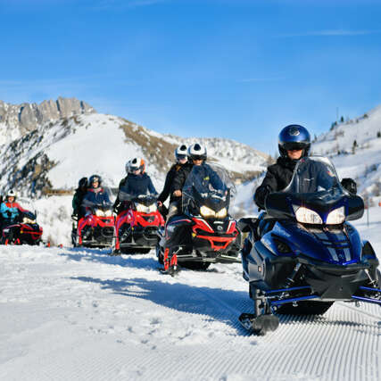Randonnées en Motoneiges - Grand Tour Station