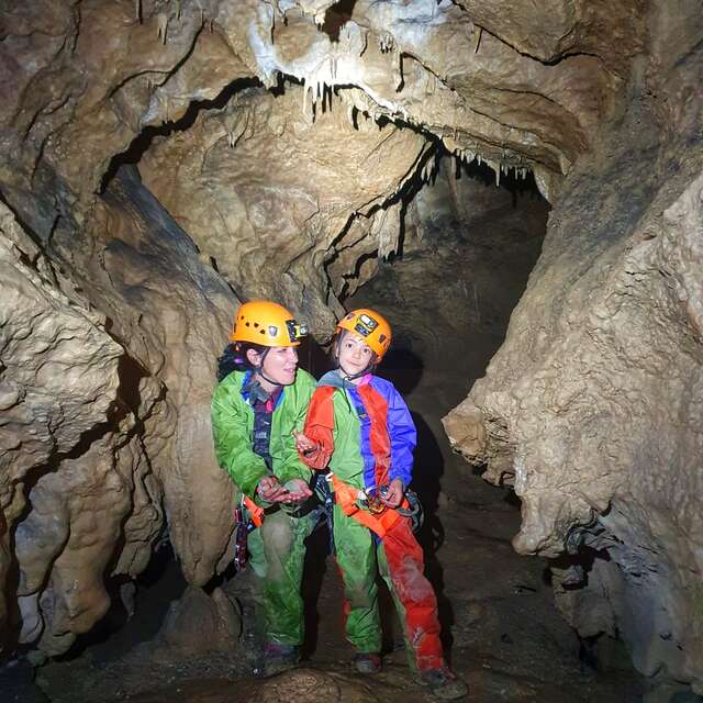 Spéléologie pour tous niveaux avec Écrins Spéléo Canyon